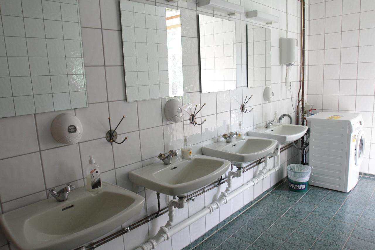 Frya Leir Hostel Buitenkant foto