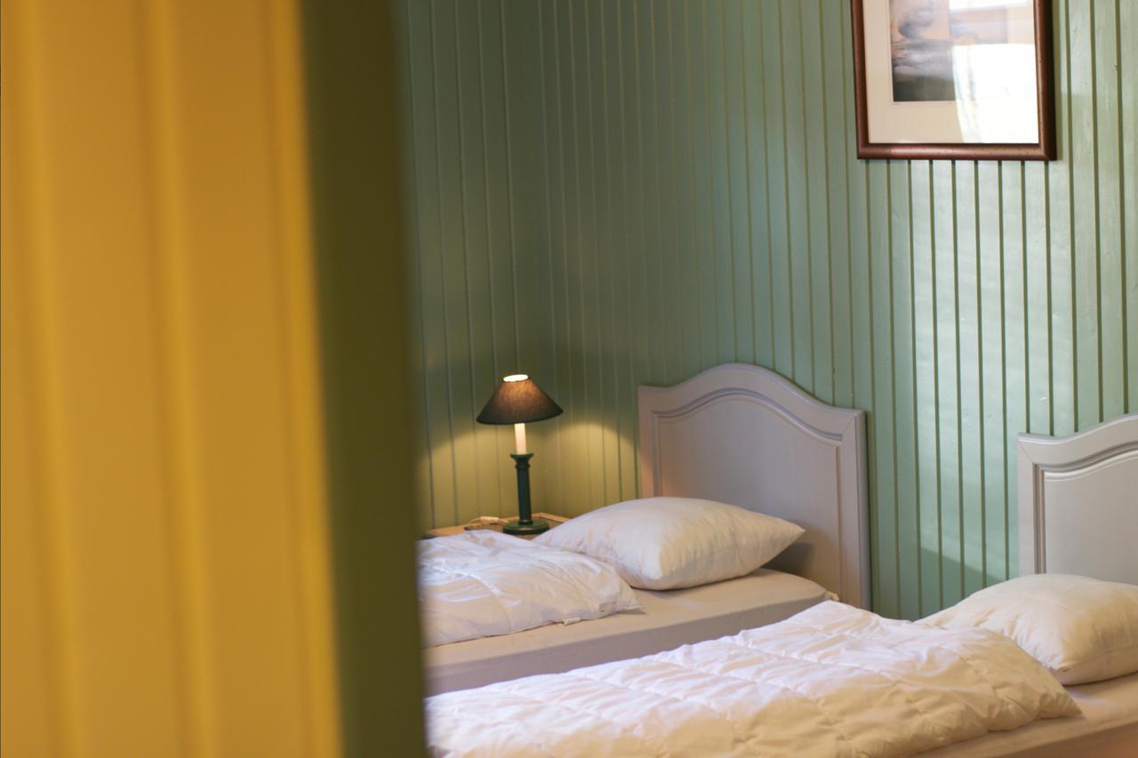 Frya Leir Hostel Buitenkant foto